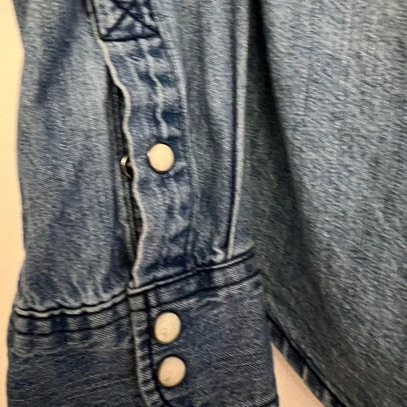 Aeropostale women’s denim shirt - Picture 5 of 6